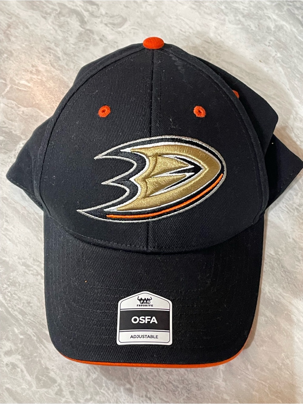 Anaheim Ducks NHL Adjustable Strap Back NWT Hockey Adjustable Cap One Size Black